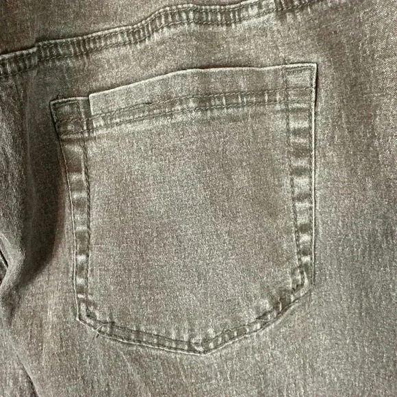 DG2 Diane Gilman tan/gray denim pants decorative studs on bottom size 22W tall - Picture 7 of 9